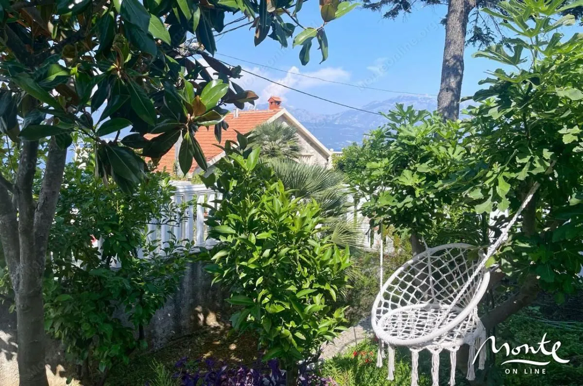 Prodaja, dvosoban stan, 120m², Krašići, Tivat