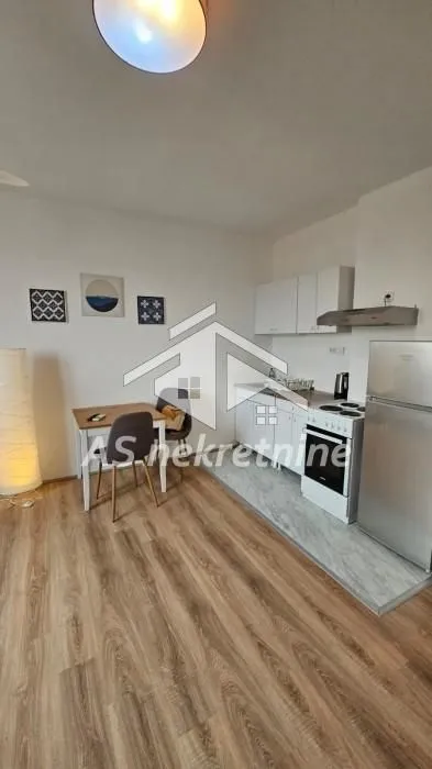 Izdavanje, dvosoban stan, 47m², Đeram Pijaca, Beograd