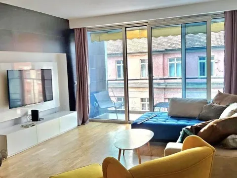 Prodaja, četvorosoban stan, 106m², Vračar, Šid