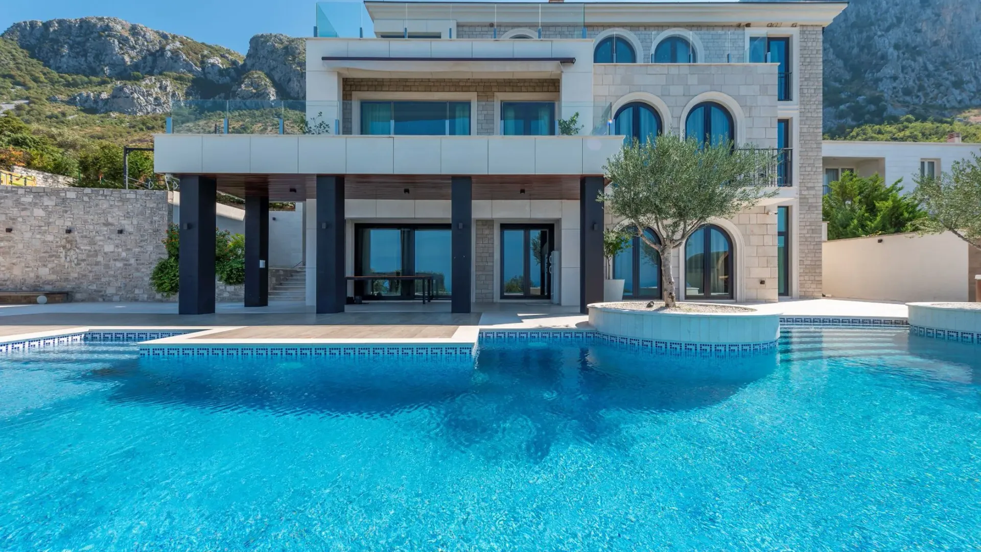 Sale, house, 496m², Blizikuće, Budva