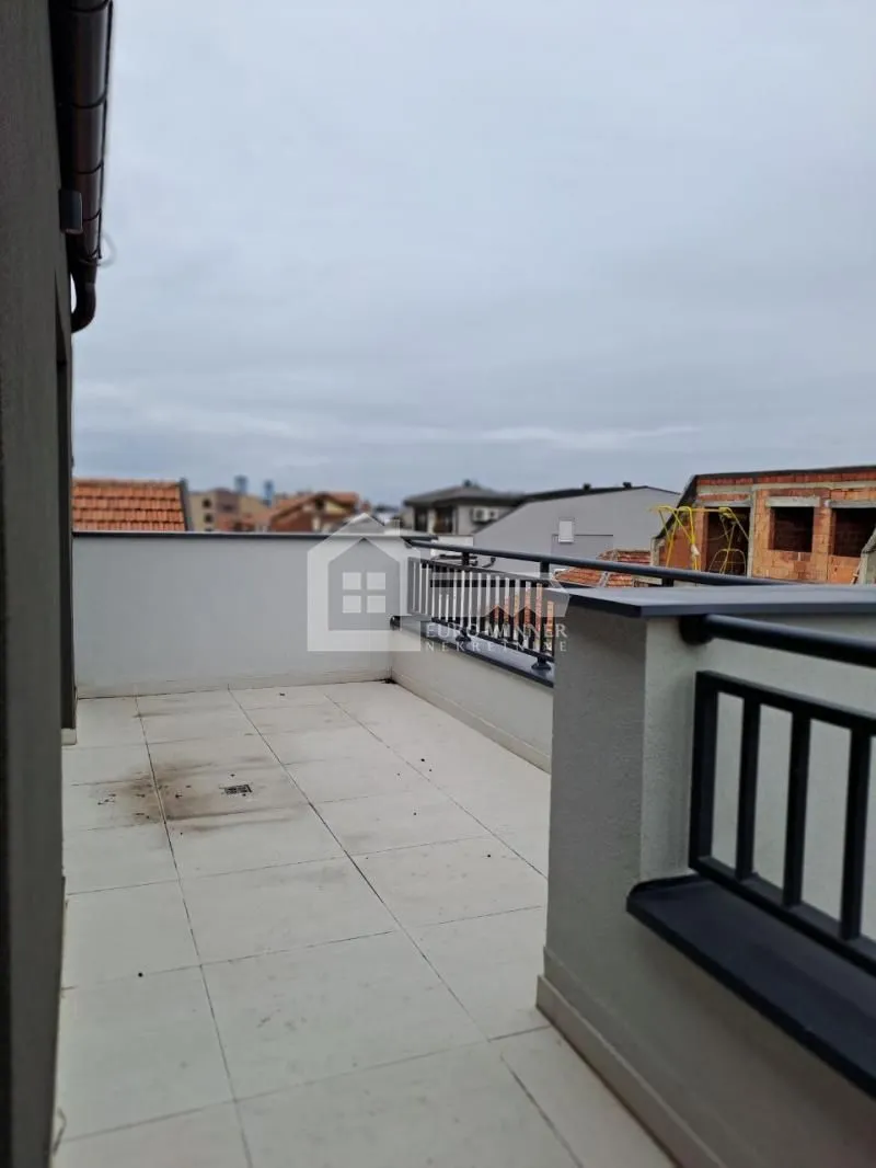 Prodaja, trosoban stan, 92m², Autokomanda, Voždovac Sve Podlokacije