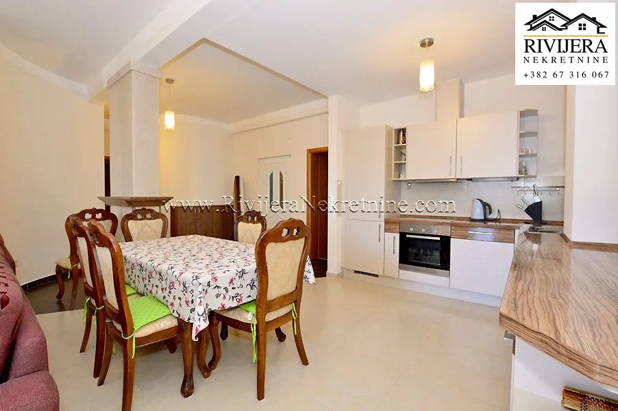 Prodaja, četvorosoban stan, 107m², Đenovići, Herceg Novi