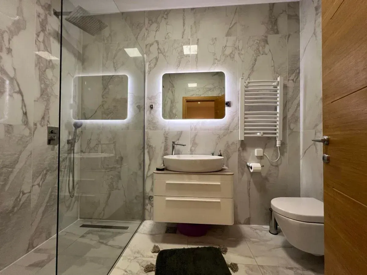 Izdavanje, dvosoban stan, 75m², Kod Capital Plaze, Podgorica