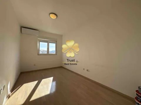 Izdavanje, dvosoban stan, 76m², City Kvart, Podgorica - image 10