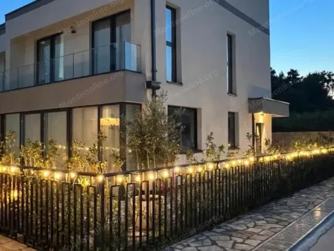 Prodaja, kuća, 176m², Kotor, Crna Gora - image 1