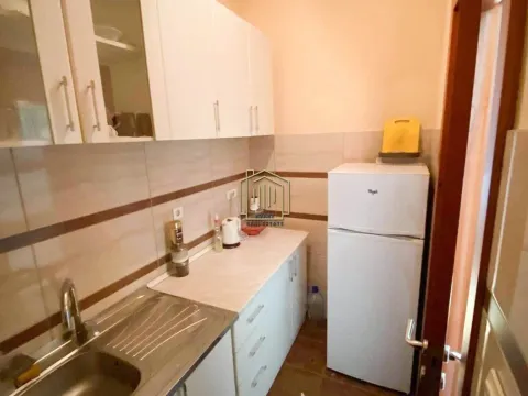 Izdavanje, jednosoban stan, 53m², Centar, Podgorica - image 5