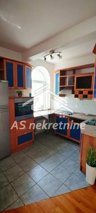 Rent, four bedroom apartment, 150m², Savski Venac, Beograd