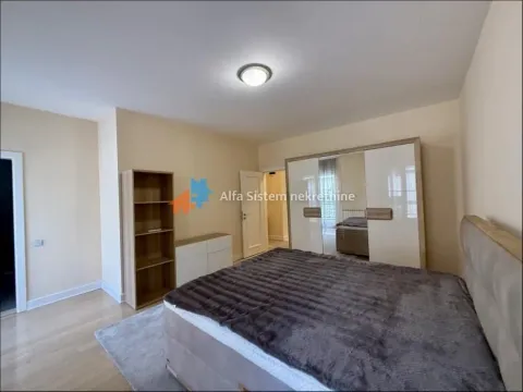Rent, four bedroom apartment, 185m², Neimar, Vračar Sve Podlokacije - image 15