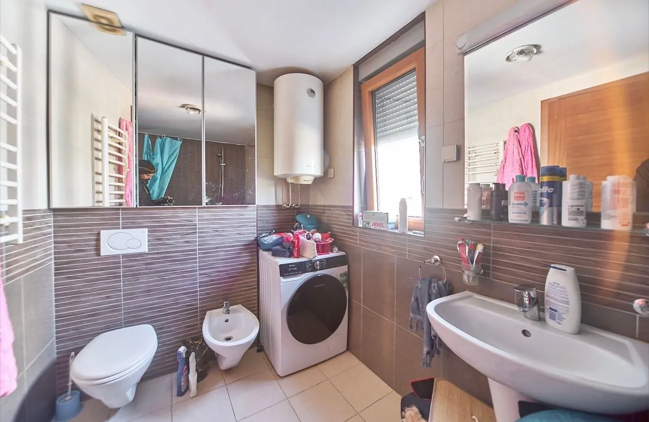 Prodaja, trosoban stan, 120m², Tološka šuma, Podgorica