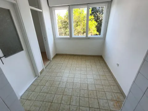 Rent, three bedroom apartment, 95m², Gintaš, Podgorica - image 12