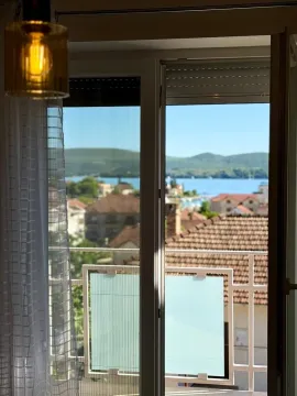 Rent, one bedroom apartment, 55m², Centar, Tivat - image 10