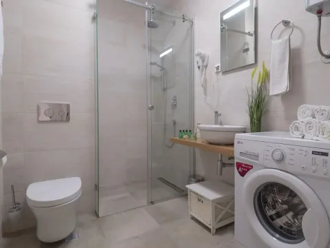 Izdavanje, jednosoban stan, 50m², Budva, Crna Gora - image 8