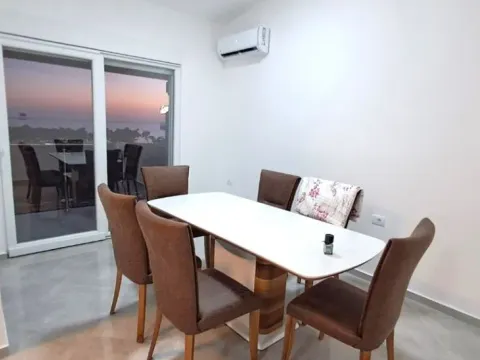 Izdavanje, trosoban stan, 100m², Šušanj, Bar - image 11