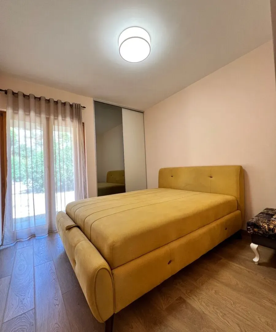 Prodaja, kuća, 200m², Rogami, Podgorica