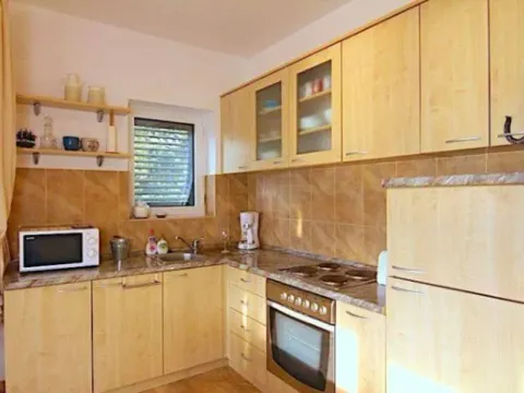 Sale, one bedroom apartment, 42m², Dobrota, Kotor - image 5