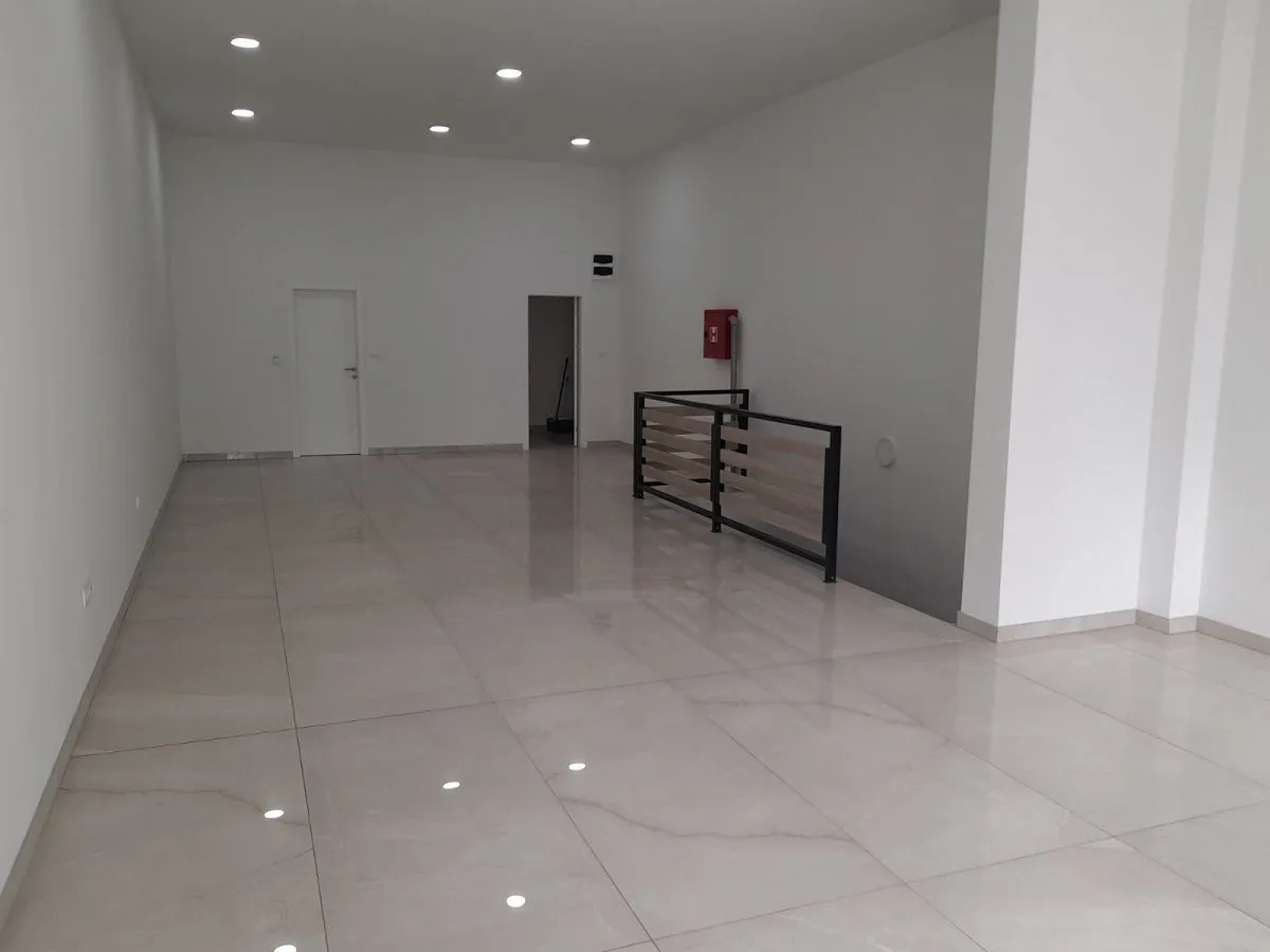 Sale, office space, 167m², Ruma, Srbija