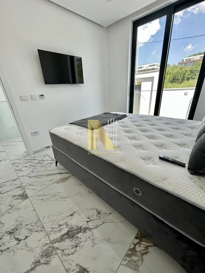Izdavanje, kuća, 180m², Sremska Kamenica, Petrovaradin