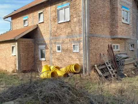 Kuća in Sremska Kamenica