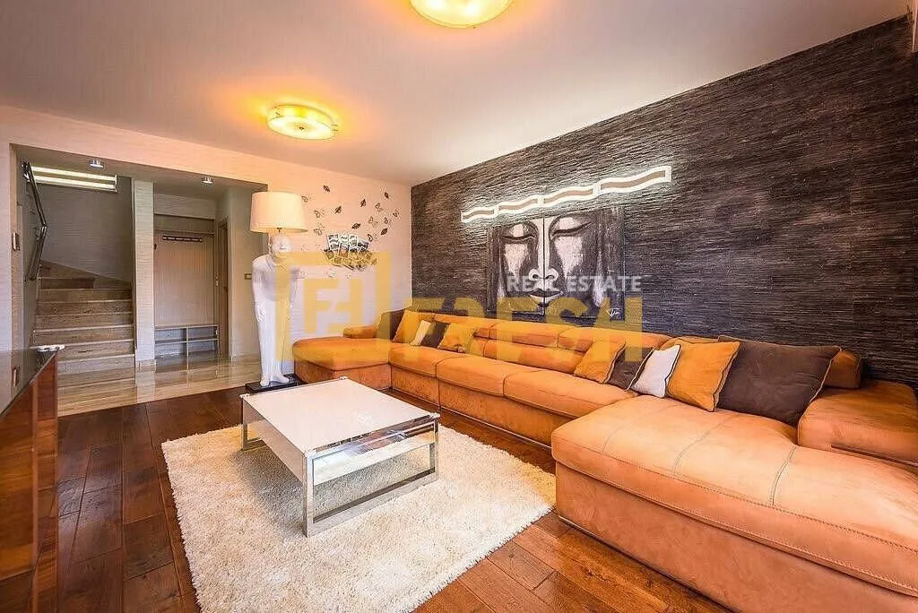 Prodaja, kuća, 300m², Tivat, Crna Gora
