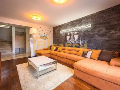 Prodaja, kuća, 300m², Tivat, Crna Gora - image 17