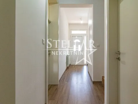 Izdavanje, kuća, 350m², Beri, Podgorica - image 15