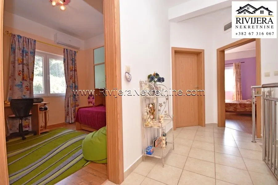 Prodaja, trosoban stan, 114m², Đenovići, Herceg Novi