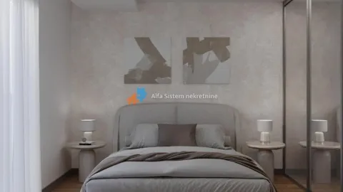 Moderna spavaća soba sa bračnim krevetom, noćnim stočićima i slikama na zidu. - image 15