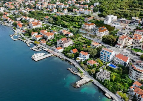 Prodaja, dvosoban stan, 74m², Dobrota, Kotor - image 12