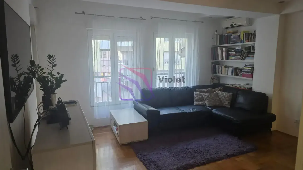 Izdavanje, dvosoban stan, 62m², Blok 9, Podgorica