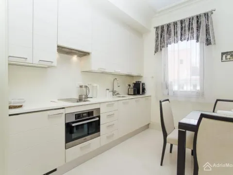 Prodaja, jednosoban stan, 62m², Porto Montenegro, Tivat - image 3