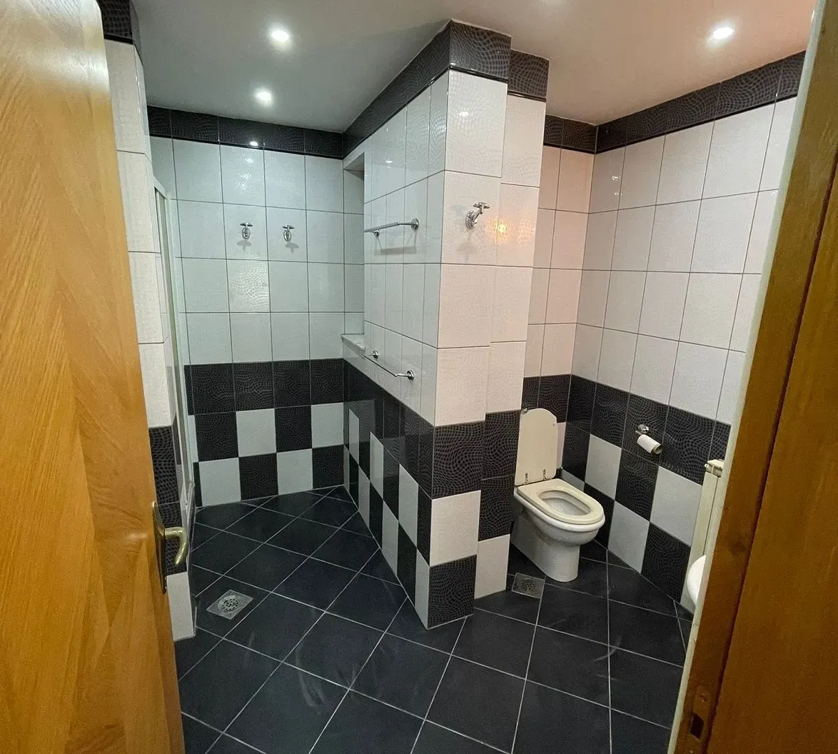 Rent, three bedroom apartment, 120m², Savski Venac, Beograd