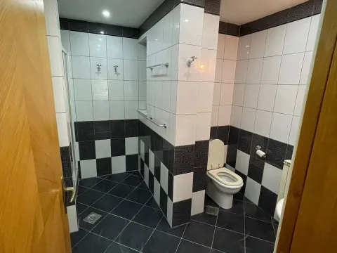 Izdavanje, trosoban stan, 120m², Savski Venac, Beograd - image 10