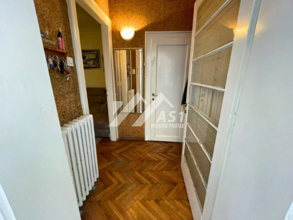 Prodaja, trosoban stan, 80m², Centar, Novi Sad
