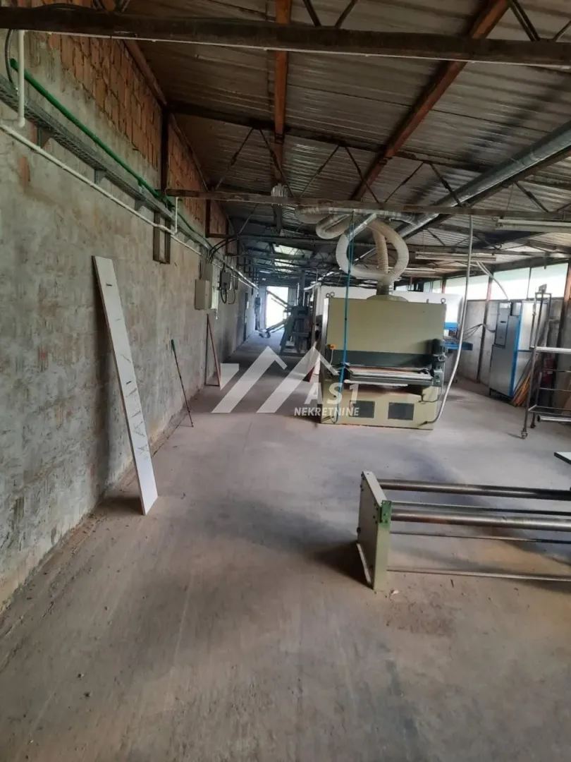 Izdavanje, poslovni prostor, 2600m², Bački Petrovac, Novi Sad