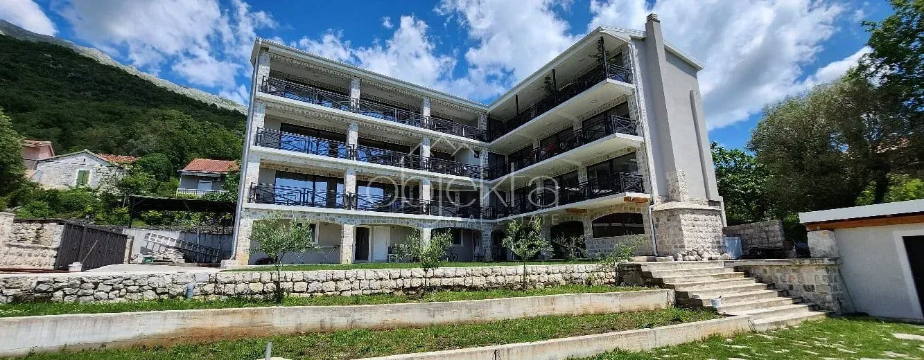 Rent, apartment, 105m², Kotor, Crna Gora
