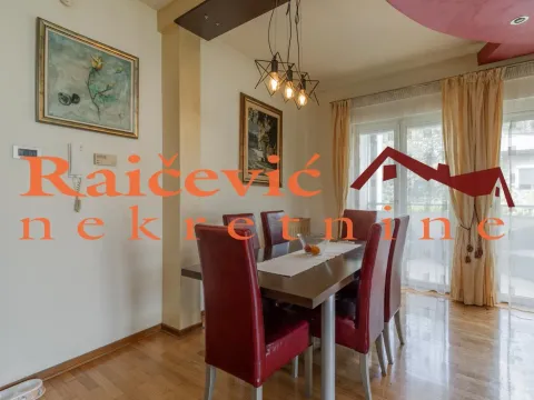 Sale, four bedroom apartment, 142m², Savski Venac, Beograd - image 3