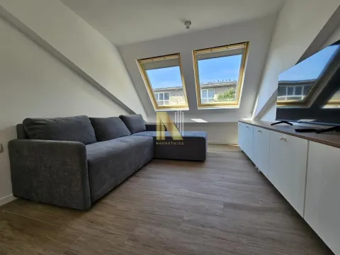 Prodaja, jednosoban stan, 32m², Centar, Novi Sad - image 1