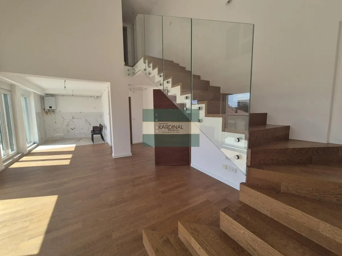 Prodaja, trosoban stan, 79m², Erdoglija, Kragujevac