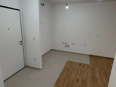 Prodaja, jednosoban stan, 46m², Stari Aerodrom, Podgorica - image 8