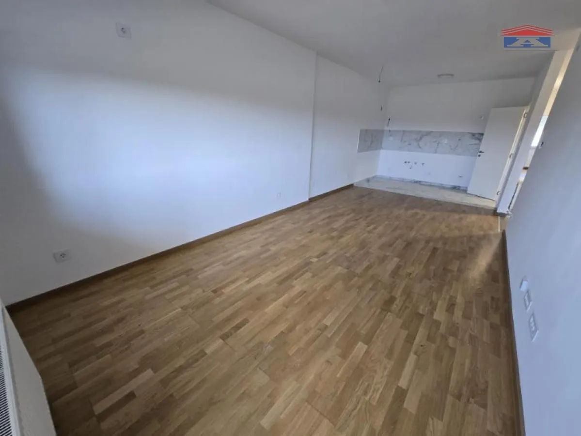 Prodaja, četvorosoban stan, 95m², Avijatičarsko naselje, Novi Sad Sve Podlokacije