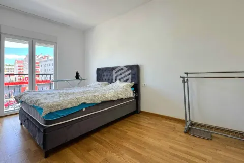 Bedroom with a double bed and access to the balcony. - image 8