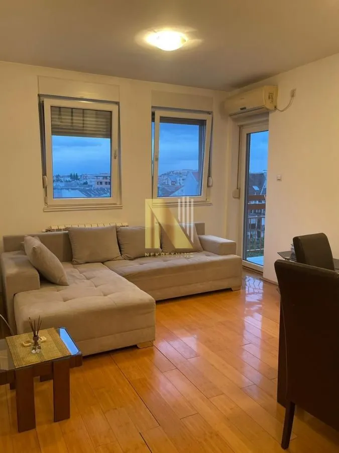 Izdavanje, jednosoban stan, 37m², Socijalno, Novi Sad Sve Podlokacije