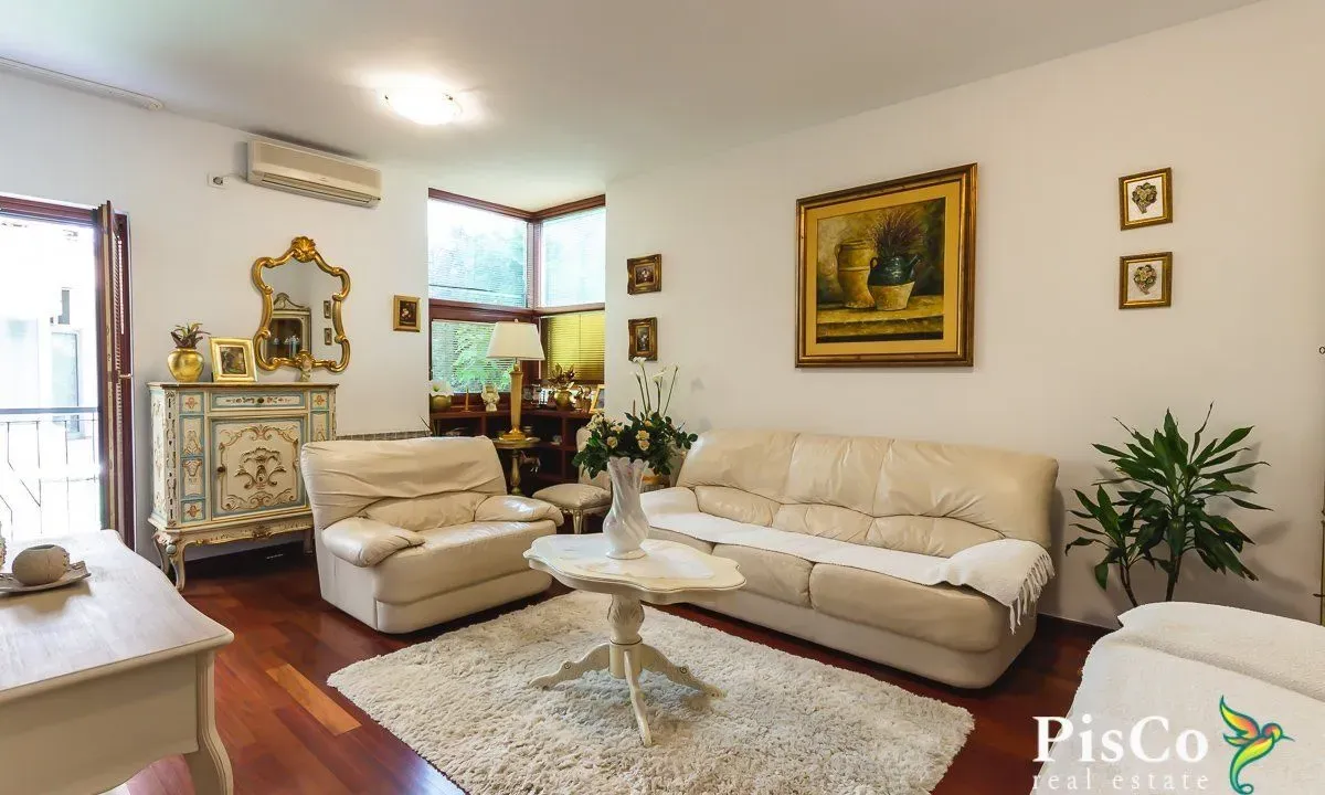 Izdavanje, trosoban stan, 100m², Gorica C, Podgorica