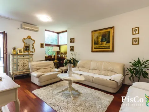 Izdavanje, trosoban stan, 100m², Gorica C, Podgorica - image 1