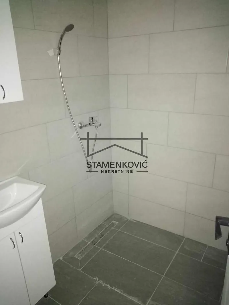 Prodaja, trosoban stan, 82m², Veternik, Novi Sad Sve Podlokacije
