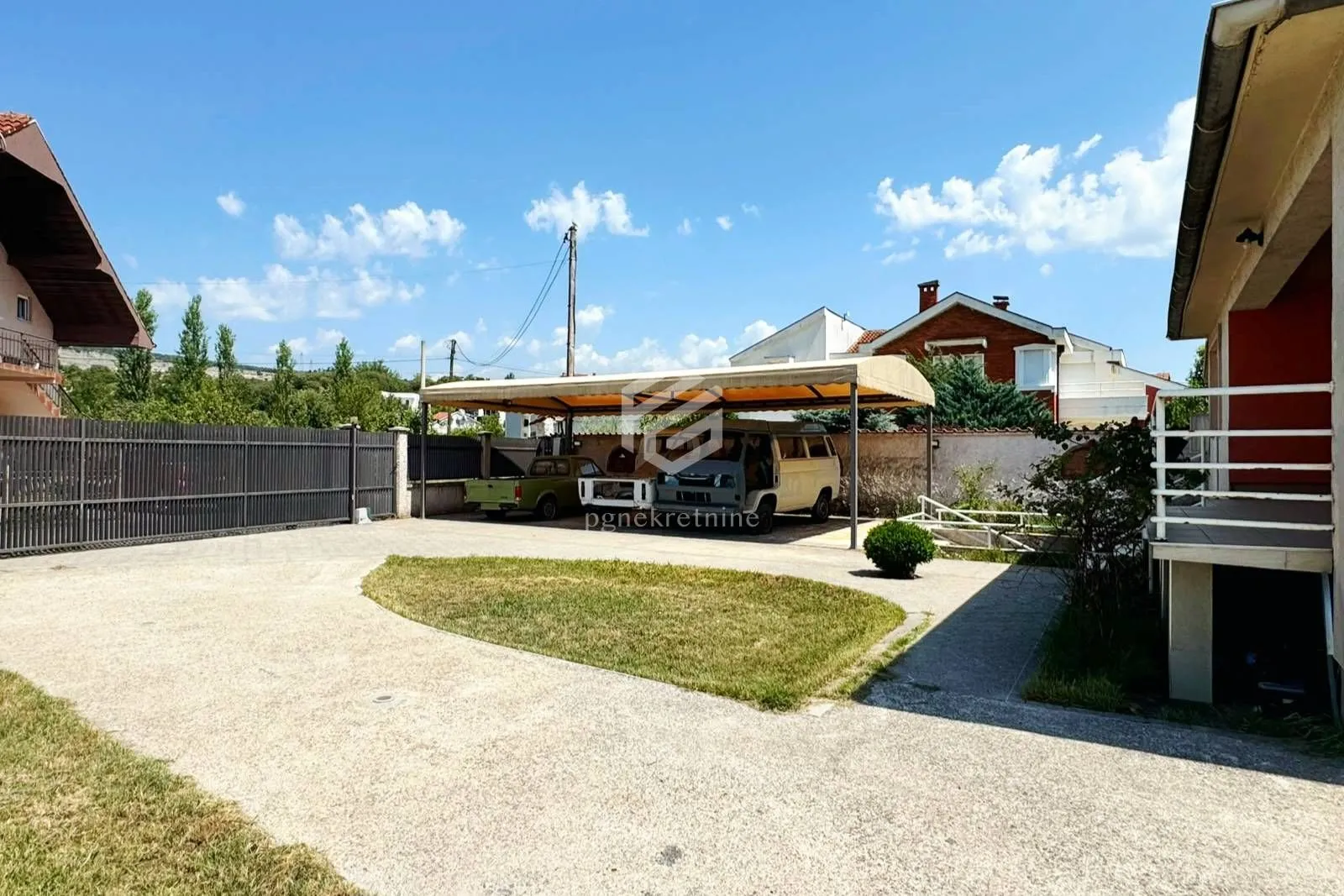 Prodaja, kuća, 143m², Vranići, Podgorica