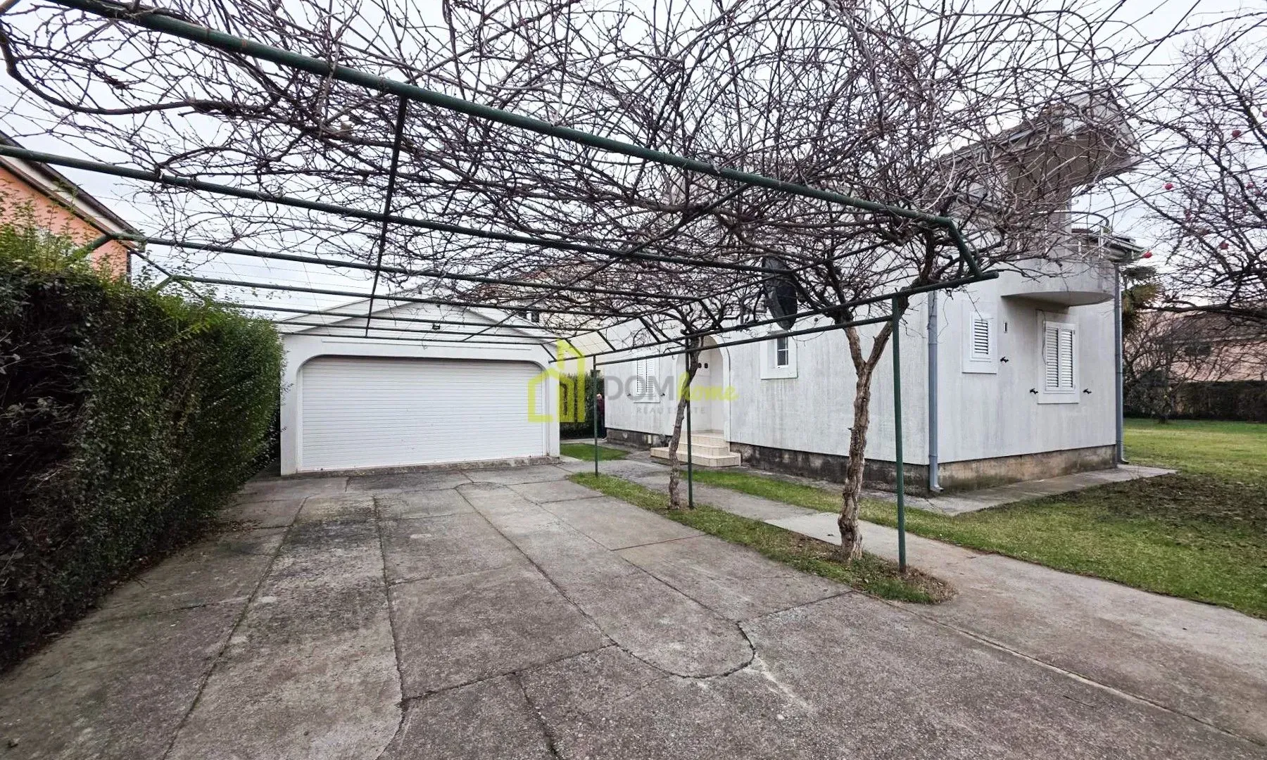 Prodaja, kuća, 130m², Dahna, Podgorica