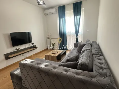 Izdavanje, jednosoban stan, 43m², City Kvart, Podgorica - image 1