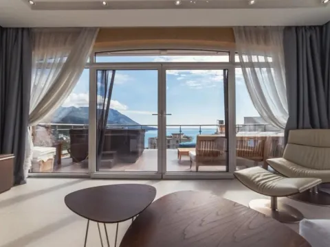 Izdavanje, trosoban stan, 146m², Bečići, Budva - image 2