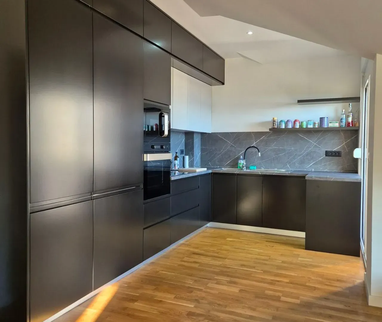 Prodaja, dvosoban stan, 75m², Mažina, Tivat